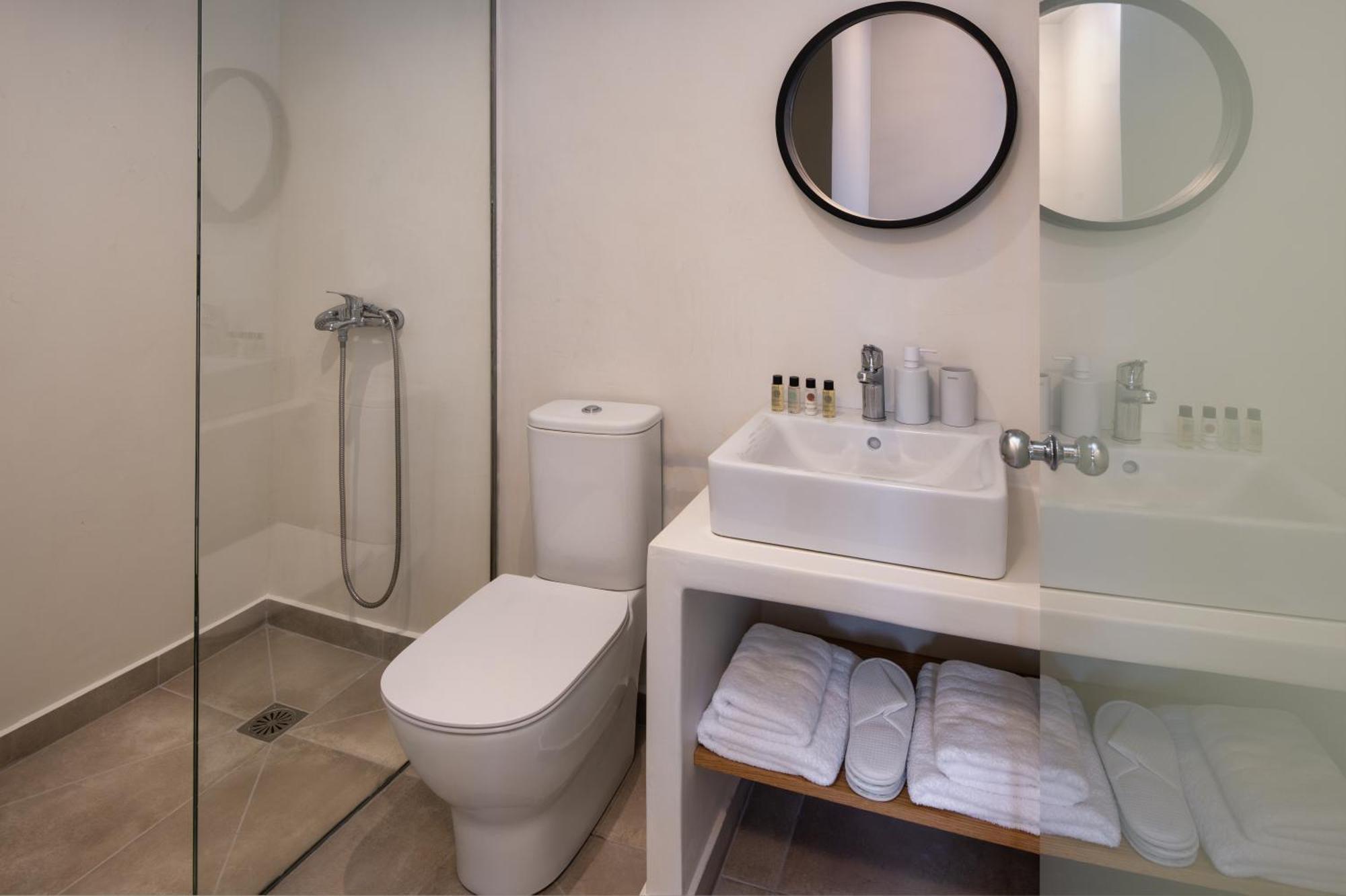 Hillside Elegance Suites ฟิรา ภายนอก รูปภาพ